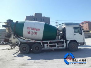 優(yōu)質(zhì)商品混凝土罐車與背罐車整體出售，價(jià)格僅17萬元